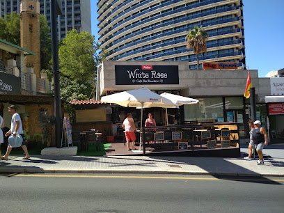Foto Bakery & Cafe