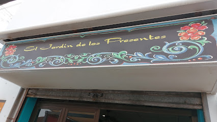 Foto Cafetería El Jardin De Los Presentes