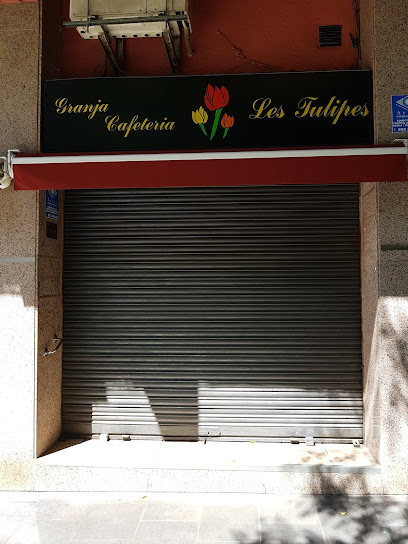 Foto Granja Cafeteria les Tulipes