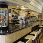 Restaurante - Cafetería Garibaldi - Cafetería en Alzira AF1QipOYjwaL0qvs-c5TvXKJVPV5e_Bd4KyMVoUgPv86=w408-h272-k-no