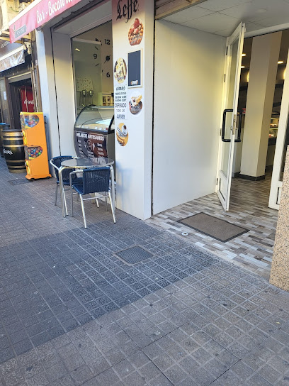 Foto Heladería Horchatería Cafetería Bar - El Madrigal