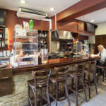 Cafeteria Arcada - Cafetería en Olot AF1QipOrh6yQVQ8yuk56PUgxRiRB777-9He6-uFFkgJI=w408-h271-k-no