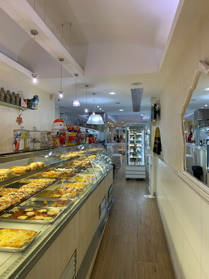 Foto El Bon Gust Pasteleria Cafeteria